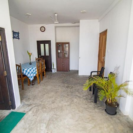 Aira Hotel Boossa Bagian luar foto