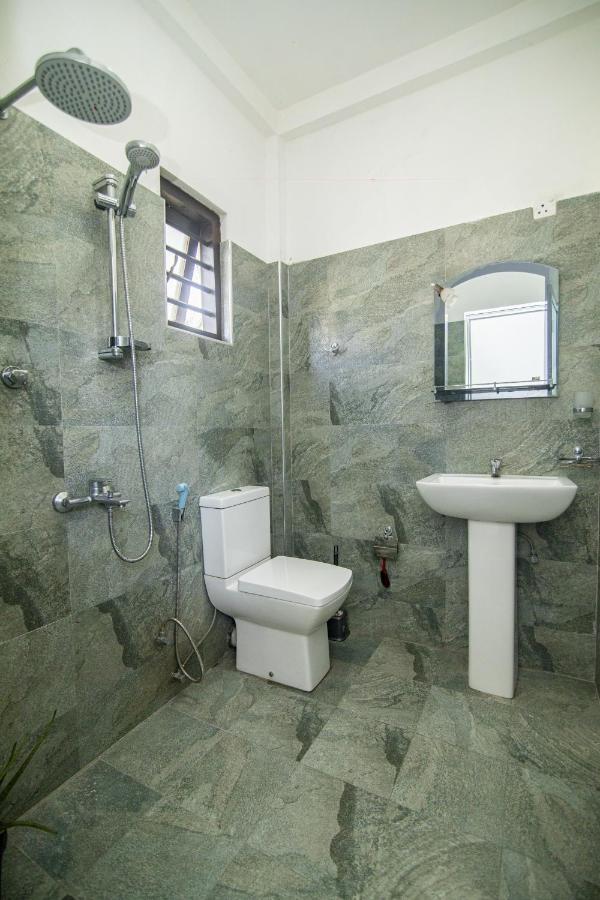 Aira Hotel Boossa Bagian luar foto